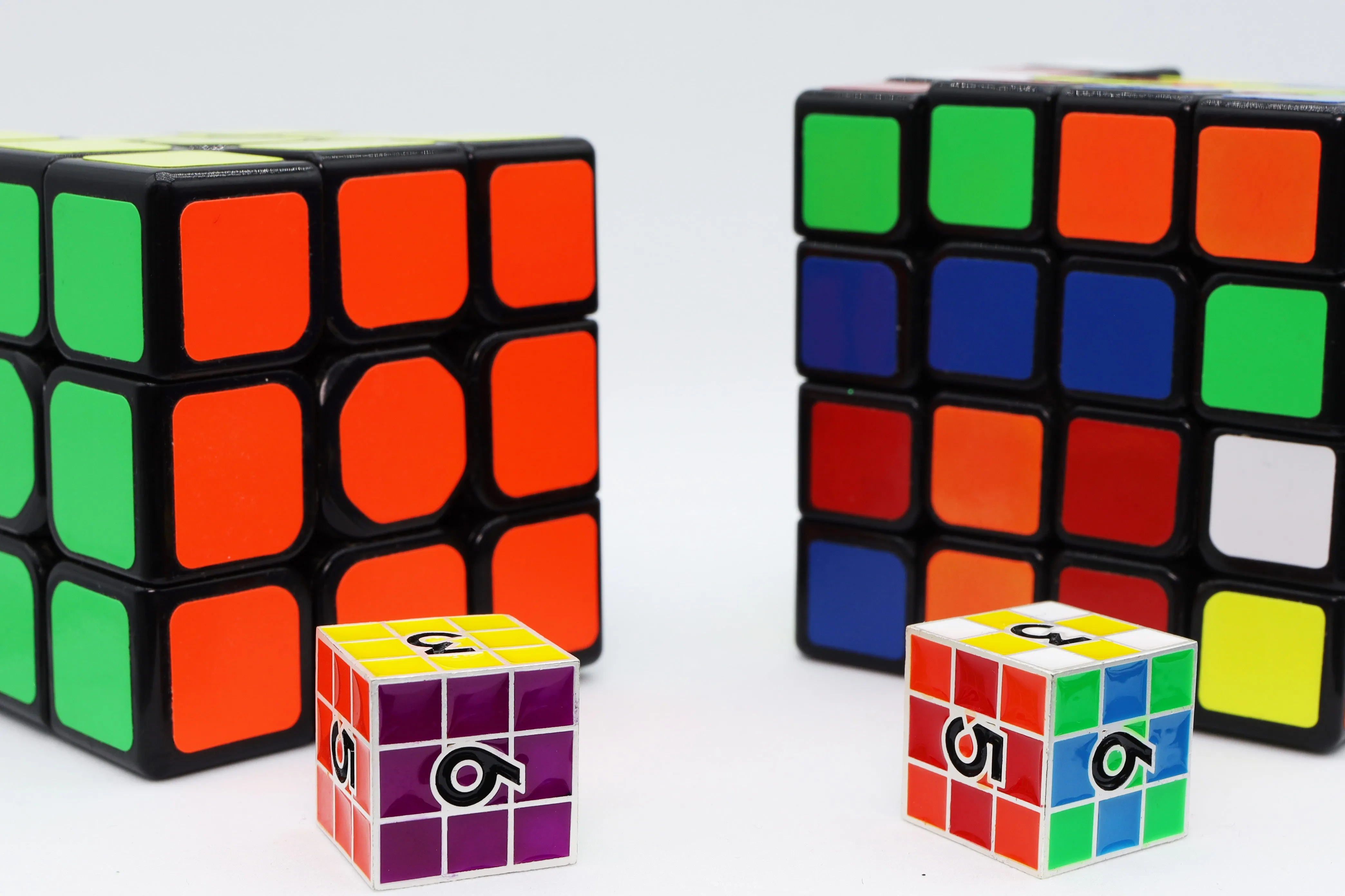 Puzzle Cube: Silver - Metal 8 piece Dice Set